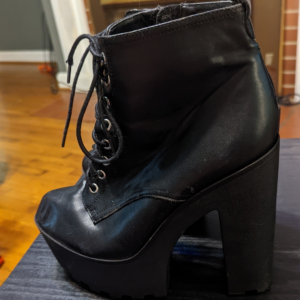 Black Heeled Boots